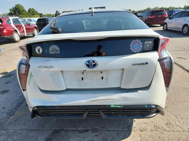 JTDKARFU8H3535947 - 2017 TOYOTA PRIUS WHITE photo 6