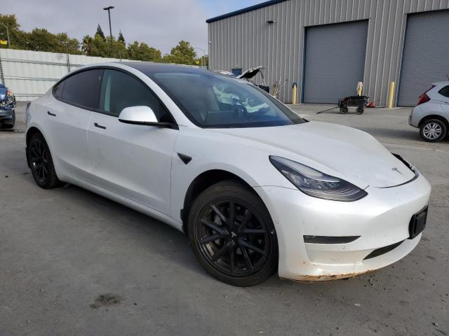 5YJ3E1EA3KF401553 - 2019 TESLA MODEL 3 WHITE photo 4