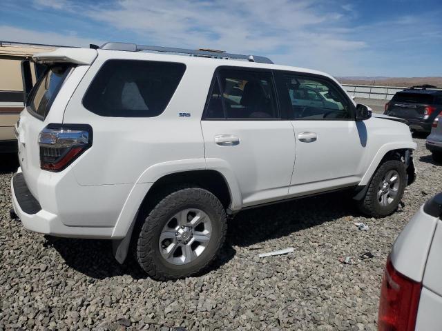 JTEBU5JR7J5553896 - 2018 TOYOTA 4RUNNER SR5/SR5 PREMIUM Білий фото 3