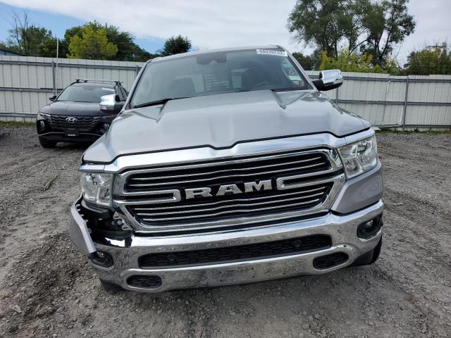 1C6SRFJT7NN207724 - 2022 RAM 1500 LARAMIE SILVER photo 5