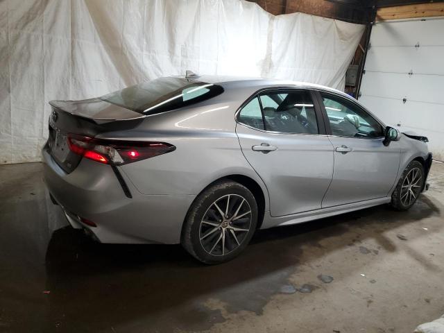 4T1G11AK1RU866938 - 2024 TOYOTA CAMRY SE NIGHT SHADE SILVER photo 3