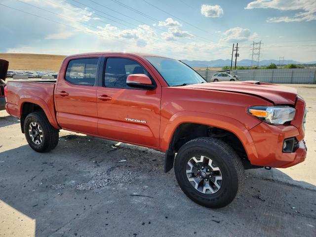 3TMCZ5AN1HM051977 - 2017 TOYOTA TACOMA DOUBLE CAB ORANGE photo 4