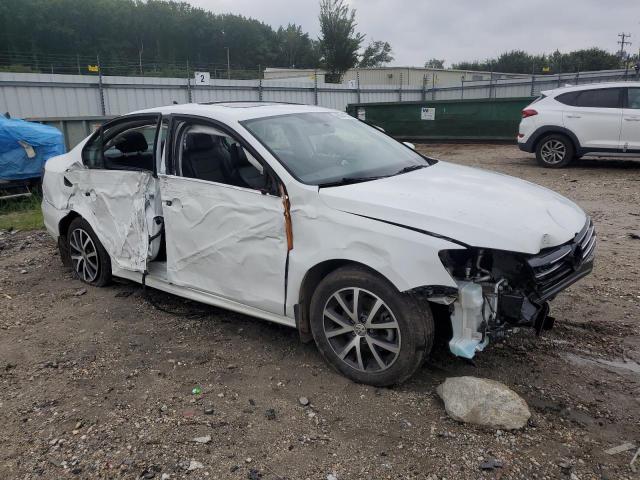 3VWDB7AJ0HM291469 - 2017 VOLKSWAGEN JETTA SE أبيض صورة 4