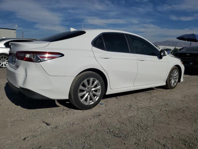 4T1B11HK4KU803113 - 2019 TOYOTA CAMRY L WHITE photo 3