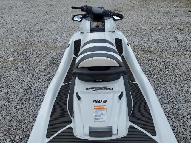 YAMA0780F818 - 2018 YAMAHA WAVERUNNE WHITE photo 10