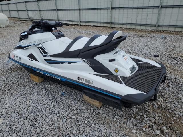 YAMA0780F818 - 2018 YAMAHA WAVERUNNE WHITE photo 3