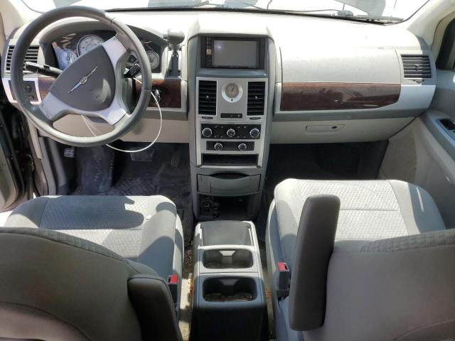 2A4RR5D13AR351922 - 2010 CHRYSLER TOWN & COU TOURING GRAY photo 8