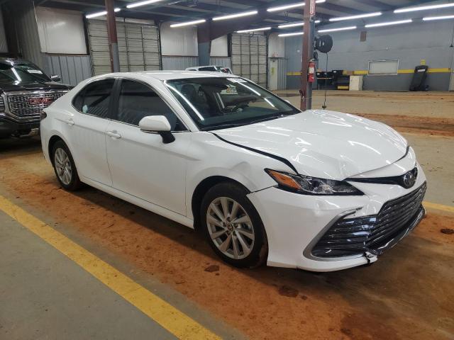 4T1C11AKXRU881100 - 2024 TOYOTA CAMRY LE WHITE photo 4