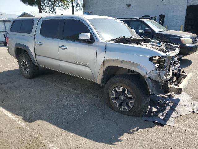 3TMAZ5CN5HM031347 - 2017 TOYOTA TACOMA DOUBLE CAB SILVER photo 4