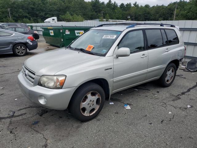 2004 TOYOTA HIGHLANDER, 