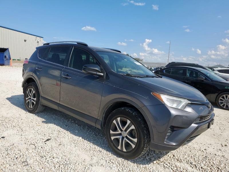 JTMZFREV9HJ144294 - 2017 TOYOTA RAV4 LE رمادي صورة 4