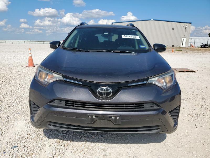 JTMZFREV9HJ144294 - 2017 TOYOTA RAV4 LE رمادي صورة 5