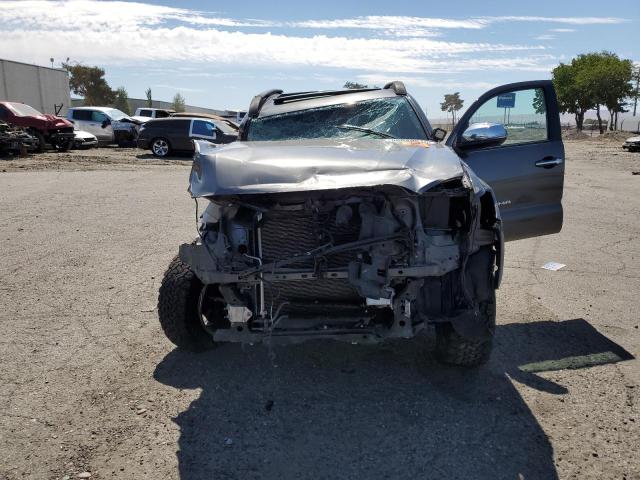 3TMGZ5AN9HM114471 - 2017 TOYOTA TACOMA DOUBLE CAB CHARCOAL photo 11