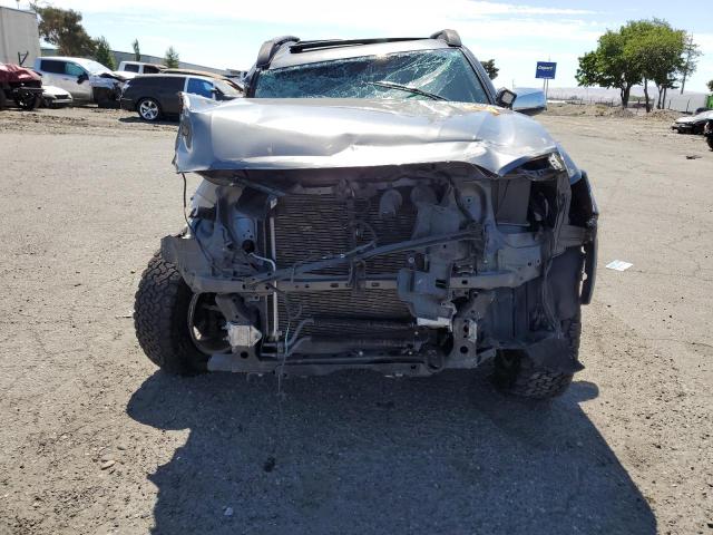 3TMGZ5AN9HM114471 - 2017 TOYOTA TACOMA DOUBLE CAB CHARCOAL photo 5