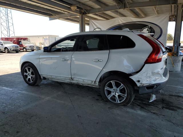 YV4902DZXB2217815 - 2011 VOLVO XC60 T6 WHITE photo 2