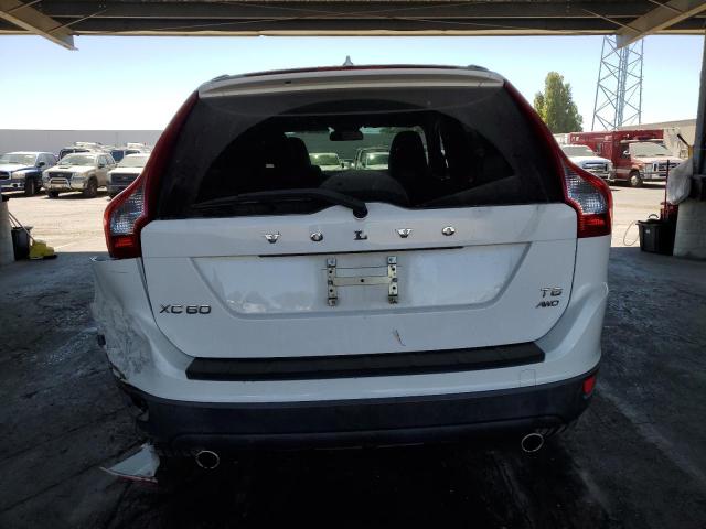 YV4902DZXB2217815 - 2011 VOLVO XC60 T6 WHITE photo 6