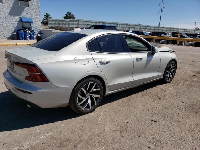 7JR102FK7KG016264 - 2019 VOLVO S60 T5 MOMENTUM WHITE photo 3