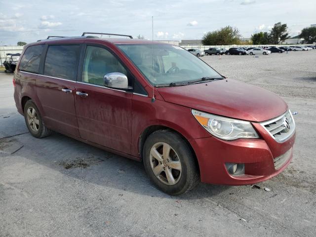 2C4RVADG5CR390464 - 2012 VOLKSWAGEN ROUTAN SEL PREMIUM RED photo 4