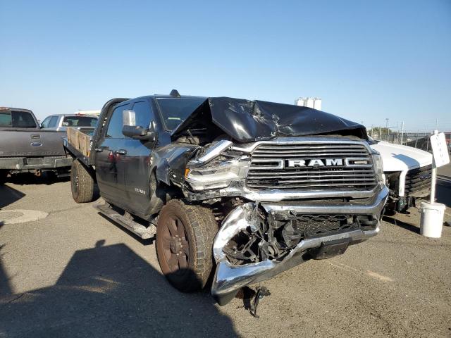 3C63R3JL8MG596870 - 2021 RAM 3500 LARAMIE BLACK photo 4