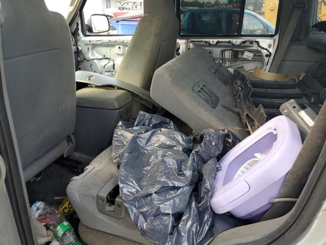 1J4GK38K65W549748 - 2005 JEEP LIBERTY RENEGADE 银色 照片 11