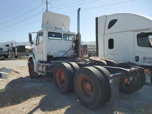 1FUYTMCB6TL550104 - 1996 FREIGHTLINER UNKNOWN FL112 WHITE photo 3