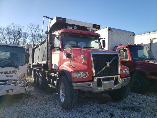 4V5K99GH56N411775 - 2006 VOLVO VHD RED photo 1