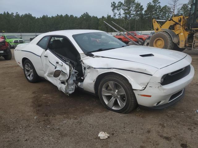 2C3CDZAG7JH311329 - 2018 DODGE CHALLENGER SXT WHITE photo 4