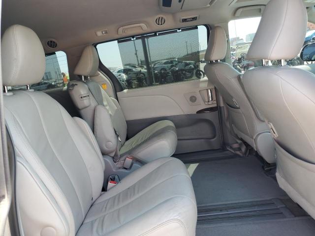 5TDYK3DC6CS271780 - 2012 TOYOTA SIENNA XLE 白色 照片 11