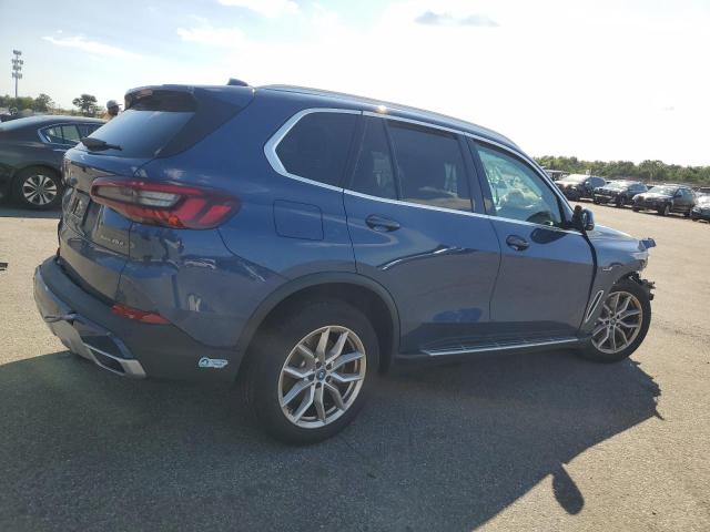 5UXTA6C0XN9J62292 - 2022 BMW X5 XDRIVE45E BLUE photo 3