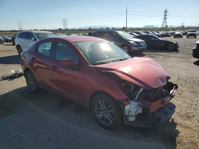 3MYDLBYV9KY525721 - 2019 TOYOTA YARIS L RED photo 4