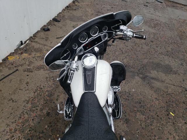 1HD1FC4157Y643784 - 2007 HARLEY-DAVIDSON FLHTCUI 白色 照片 5