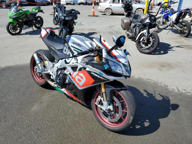 2016 APRILIA RSV4 RF, 