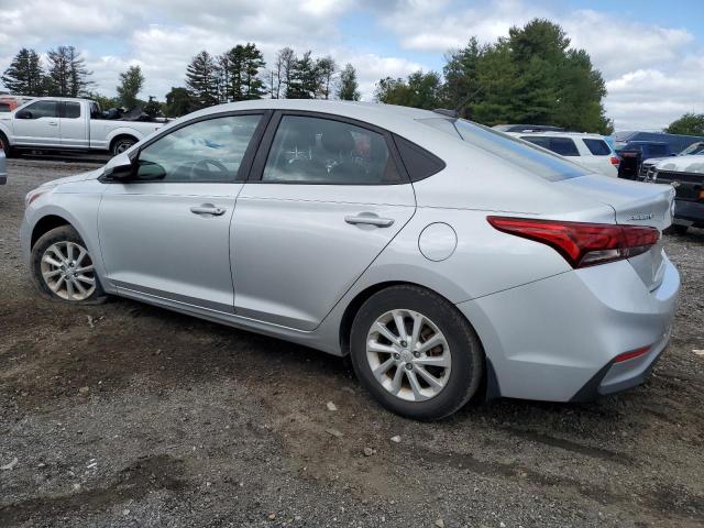 3KPC24A34JE026570 - 2018 HYUNDAI ACCENT SE SILVER photo 2