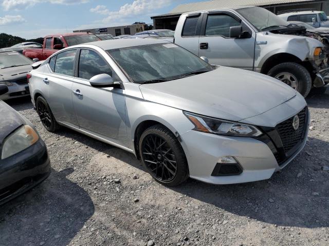 1N4BL4BV4KC171289 - 2019 NISSAN ALTIMA S SILVER photo 4