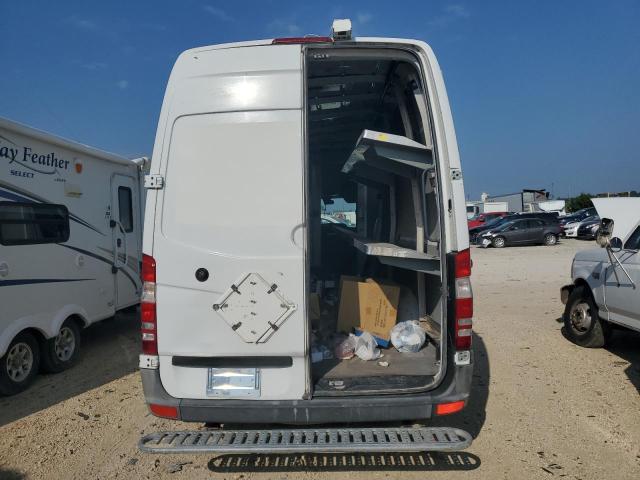 WD3PE8CB4B5608521 - 2011 MERCEDES-BENZ SPRINTER 2500 WHITE photo 6