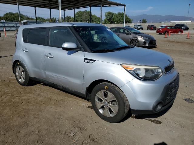 KNDJN2A21F7804809 - 2015 KIA SOUL SILVER photo 4