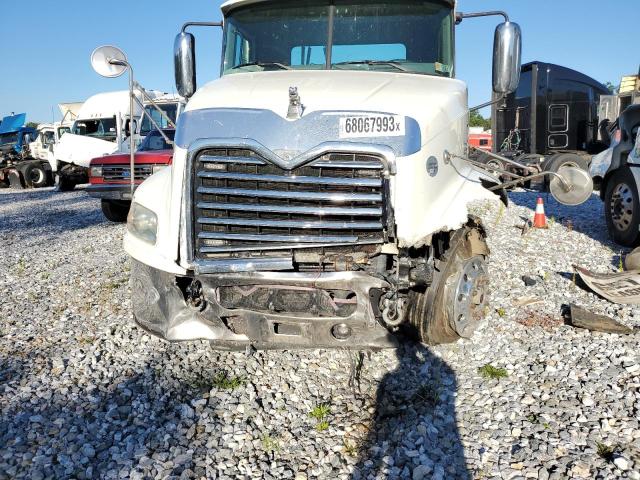 1M1AW07Y8FM044473 - 2015 MACK 600 CXU600 WHITE photo 9