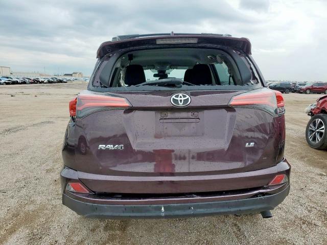 2T3ZFREVXJW452646 - 2018 TOYOTA RAV4 LE Lila Foto 6