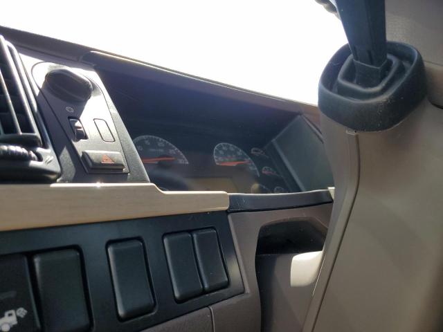 4V4NB9DGXHN989018 - 2017 VOLVO VNL Czerwony zdjęcie 8