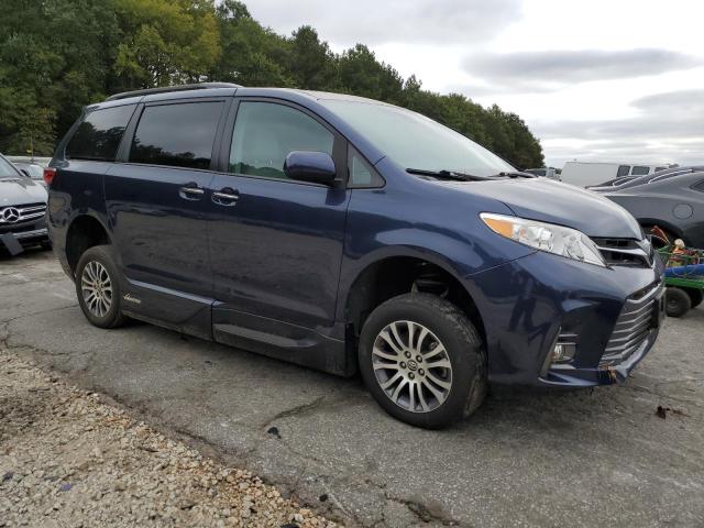 5TDYZ3DC2JS927174 - 2018 TOYOTA SIENNA XLE BLUE photo 4