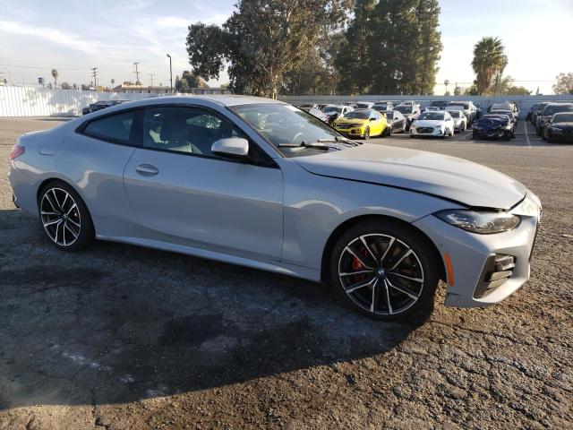 WBA83AP03NCH60693 - 2022 BMW M440I SILVER photo 4