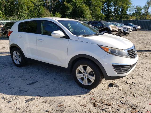 KNDPB3A27D7530957 - 2013 KIA SPORTAGE BASE WHITE photo 4