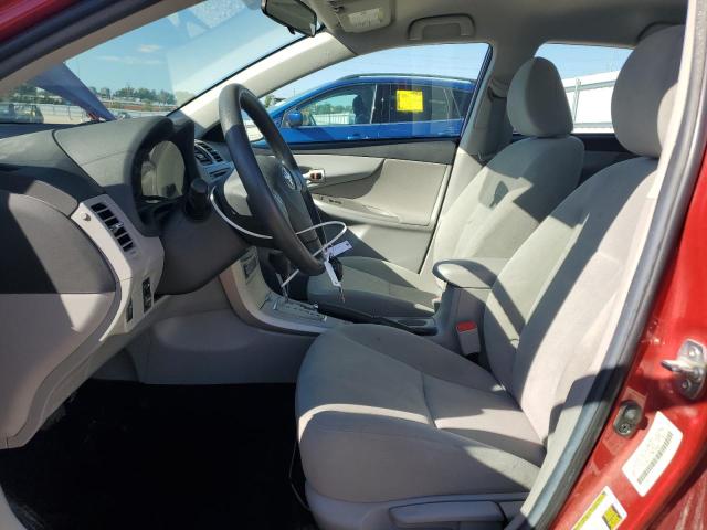 5YFBU4EEXDP207094 - 2013 TOYOTA COROLLA BASE Rouge photo 7