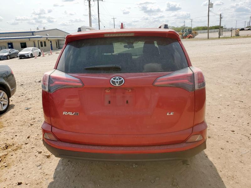 JTMZFREV3HJ128091 - 2017 TOYOTA RAV4 LE 红色 照片 6