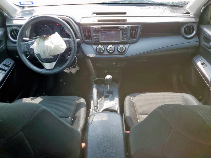 JTMZFREV3HJ128091 - 2017 TOYOTA RAV4 LE 红色 照片 8