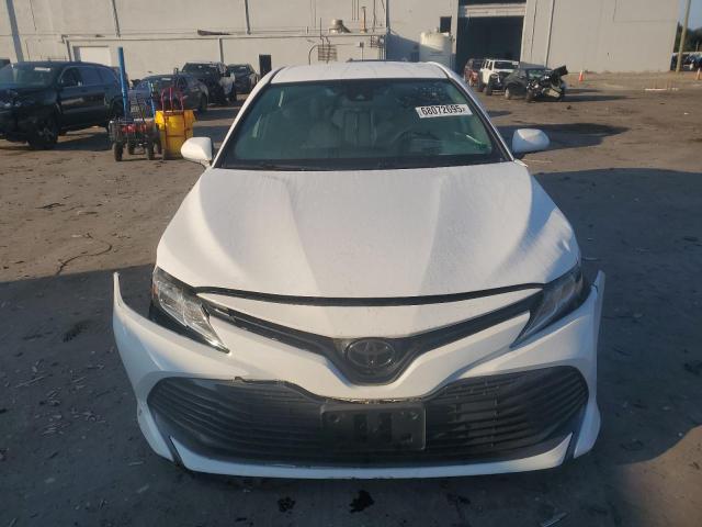 4T1C11AK3LU875176 - 2020 TOYOTA CAMRY LE WHITE photo 5