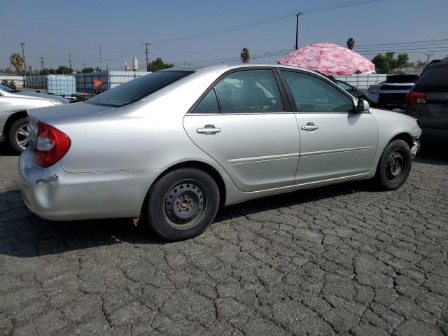 JTDBE32K330242263 - 2003 TOYOTA CAMRY LE SILVER photo 3