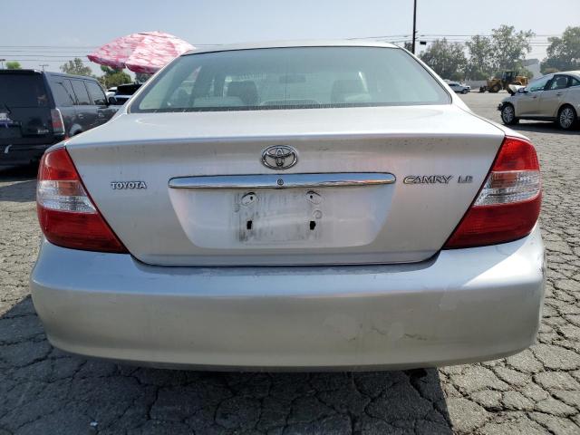 JTDBE32K330242263 - 2003 TOYOTA CAMRY LE SILVER photo 6