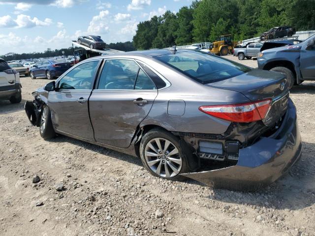 4T1BF1FK1FU951732 - 2015 TOYOTA CAMRY LE GRAY photo 2