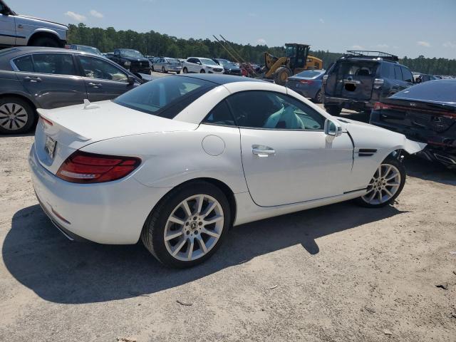 WDDPK3JA4KF160437 - 2019 MERCEDES-BENZ SLC 300 WHITE photo 3